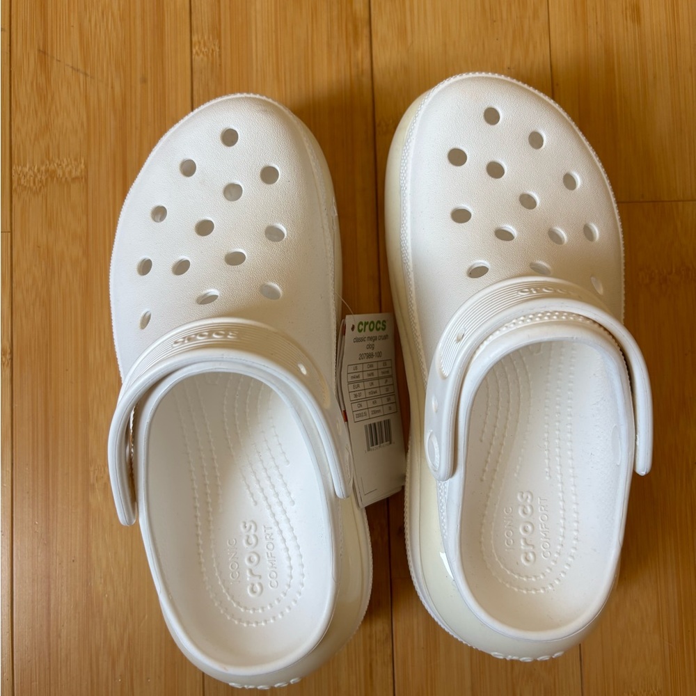 CROCS Classic Mega Crush Clog in White - Picture 2 of 5
